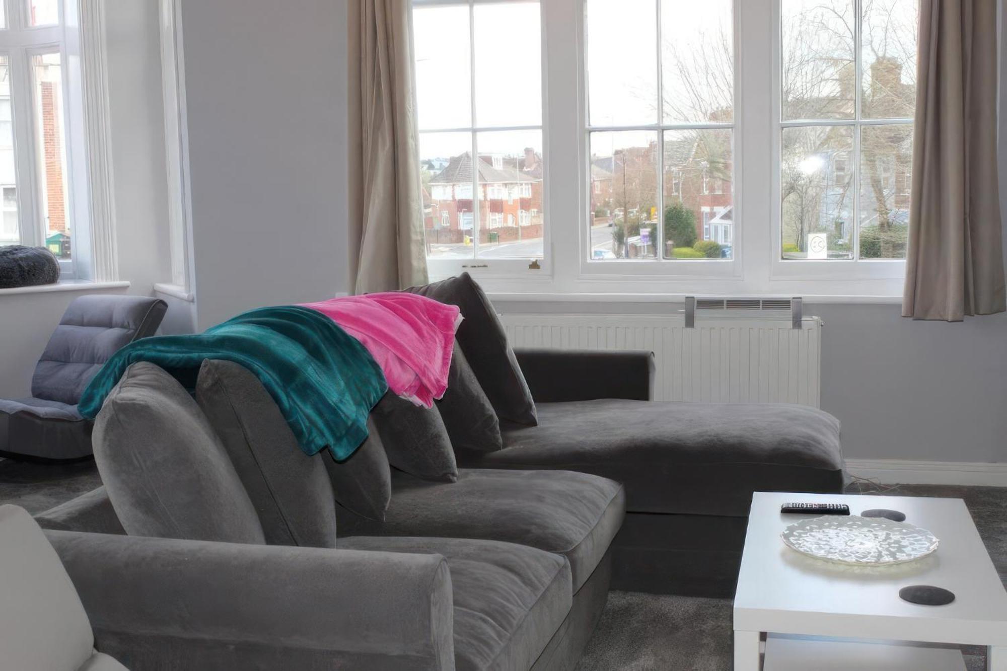 Lovely 2 Bed 2 Bath Flat With Free Parking Poole Kültér fotó