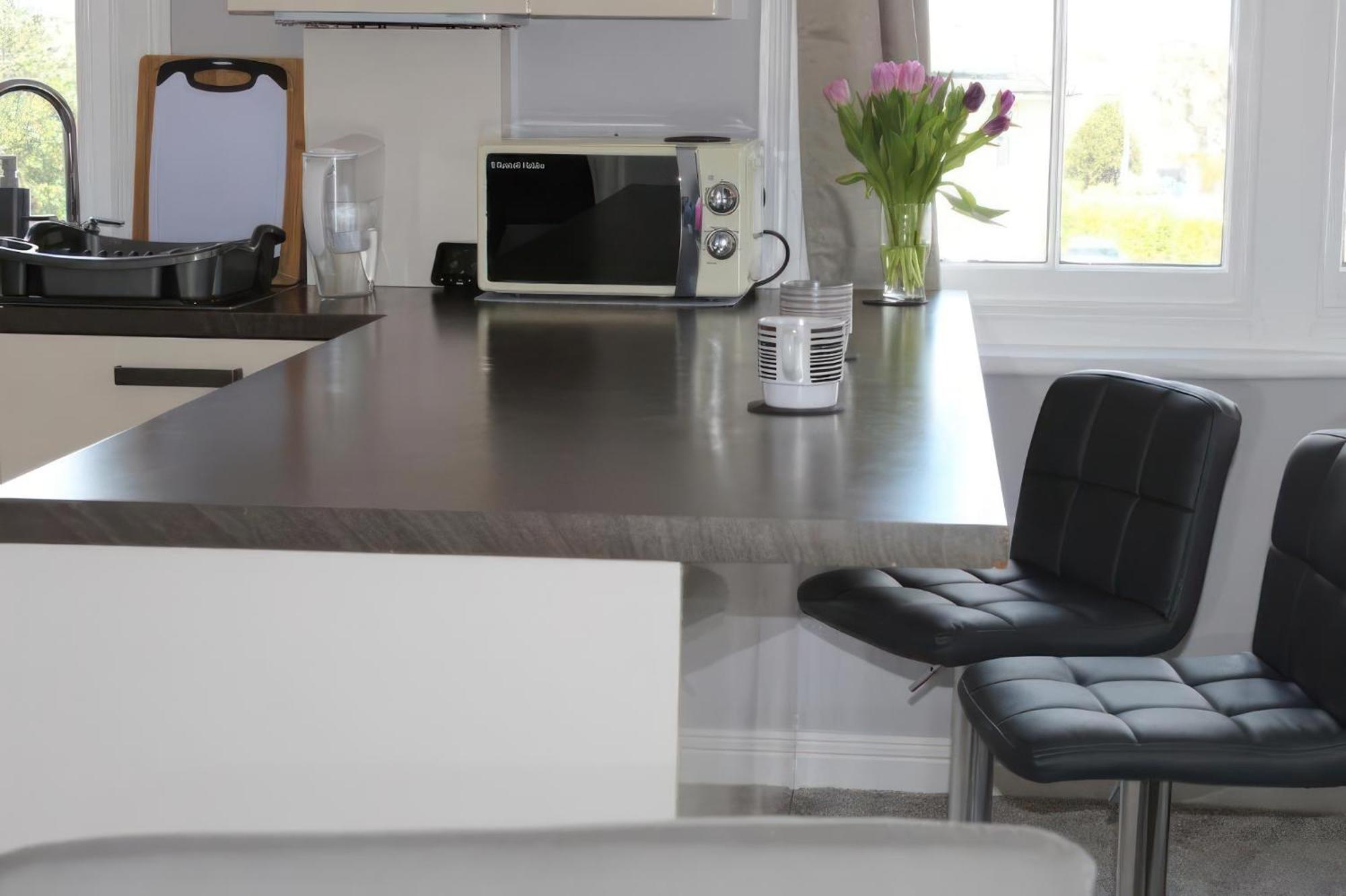 Lovely 2 Bed 2 Bath Flat With Free Parking Poole Kültér fotó