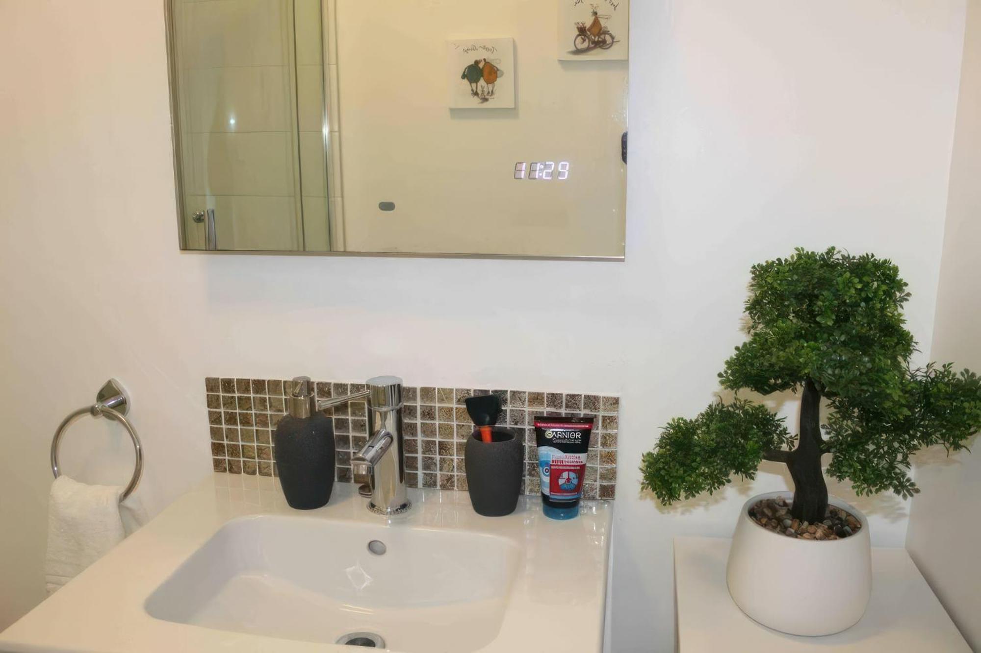 Lovely 2 Bed 2 Bath Flat With Free Parking Poole Kültér fotó