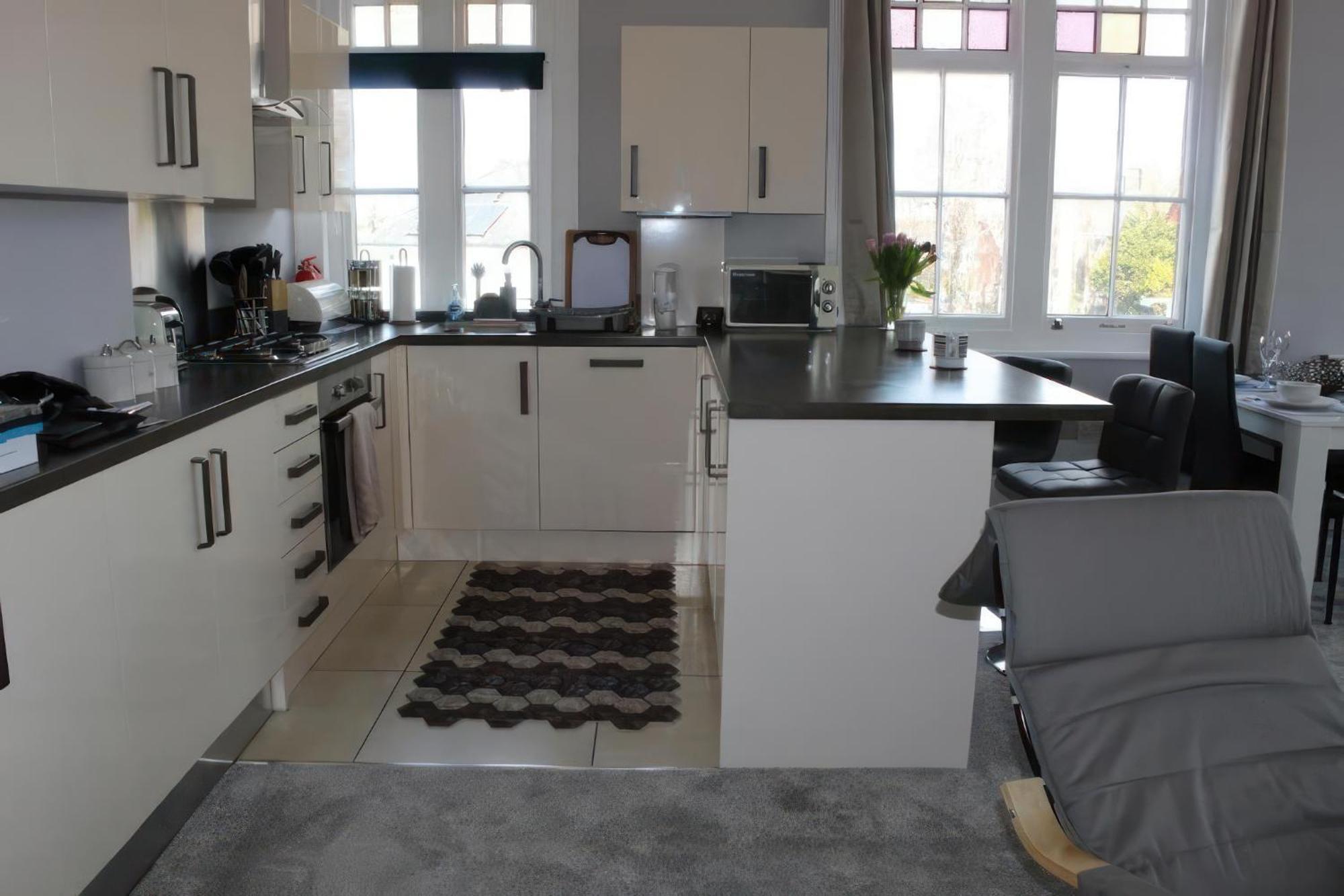 Lovely 2 Bed 2 Bath Flat With Free Parking Poole Kültér fotó