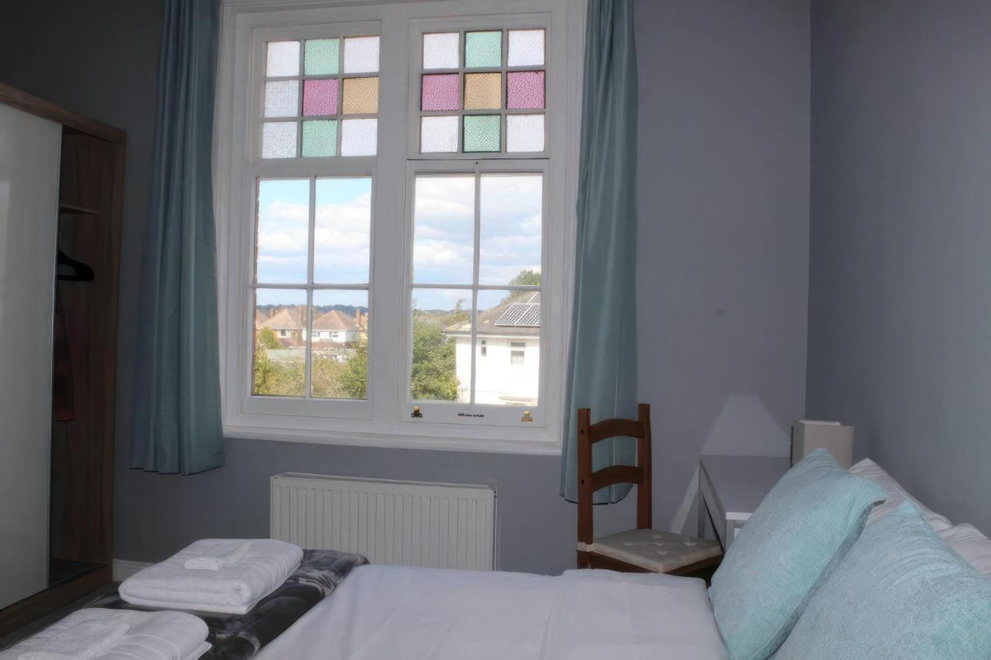 Lovely 2 Bed 2 Bath Flat With Free Parking Poole Kültér fotó