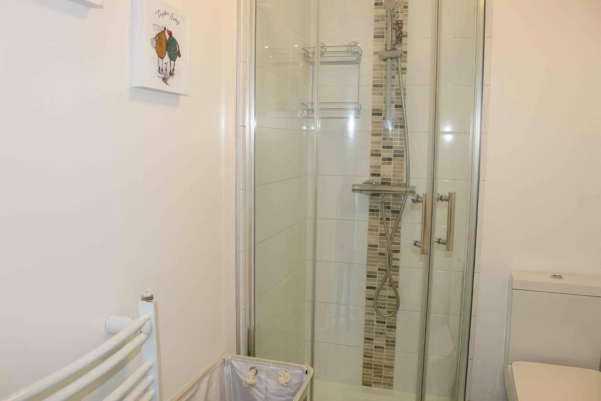 Lovely 2 Bed 2 Bath Flat With Free Parking Poole Kültér fotó