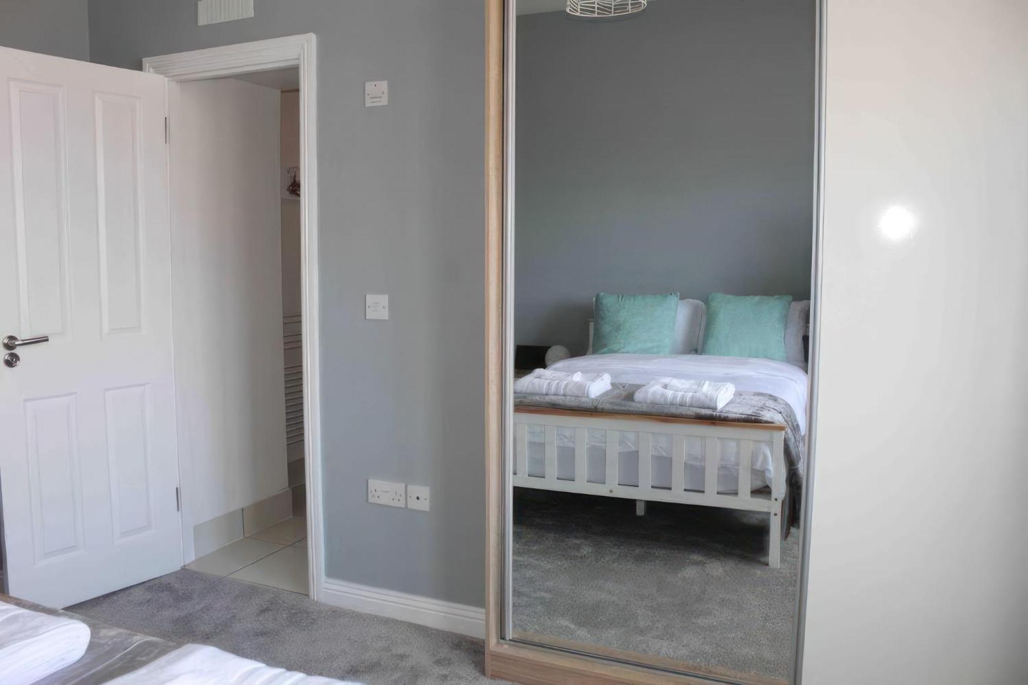 Lovely 2 Bed 2 Bath Flat With Free Parking Poole Kültér fotó