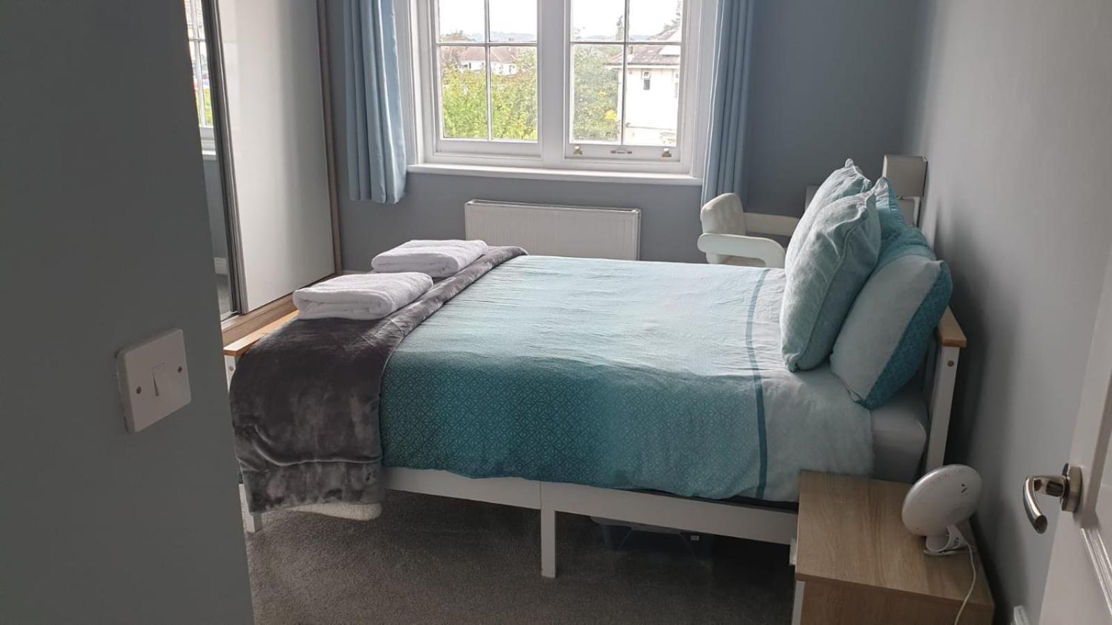 Lovely 2 Bed 2 Bath Flat With Free Parking Poole Kültér fotó