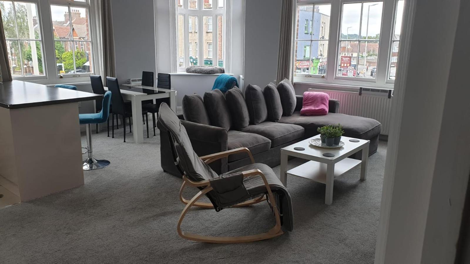Lovely 2 Bed 2 Bath Flat With Free Parking Poole Kültér fotó