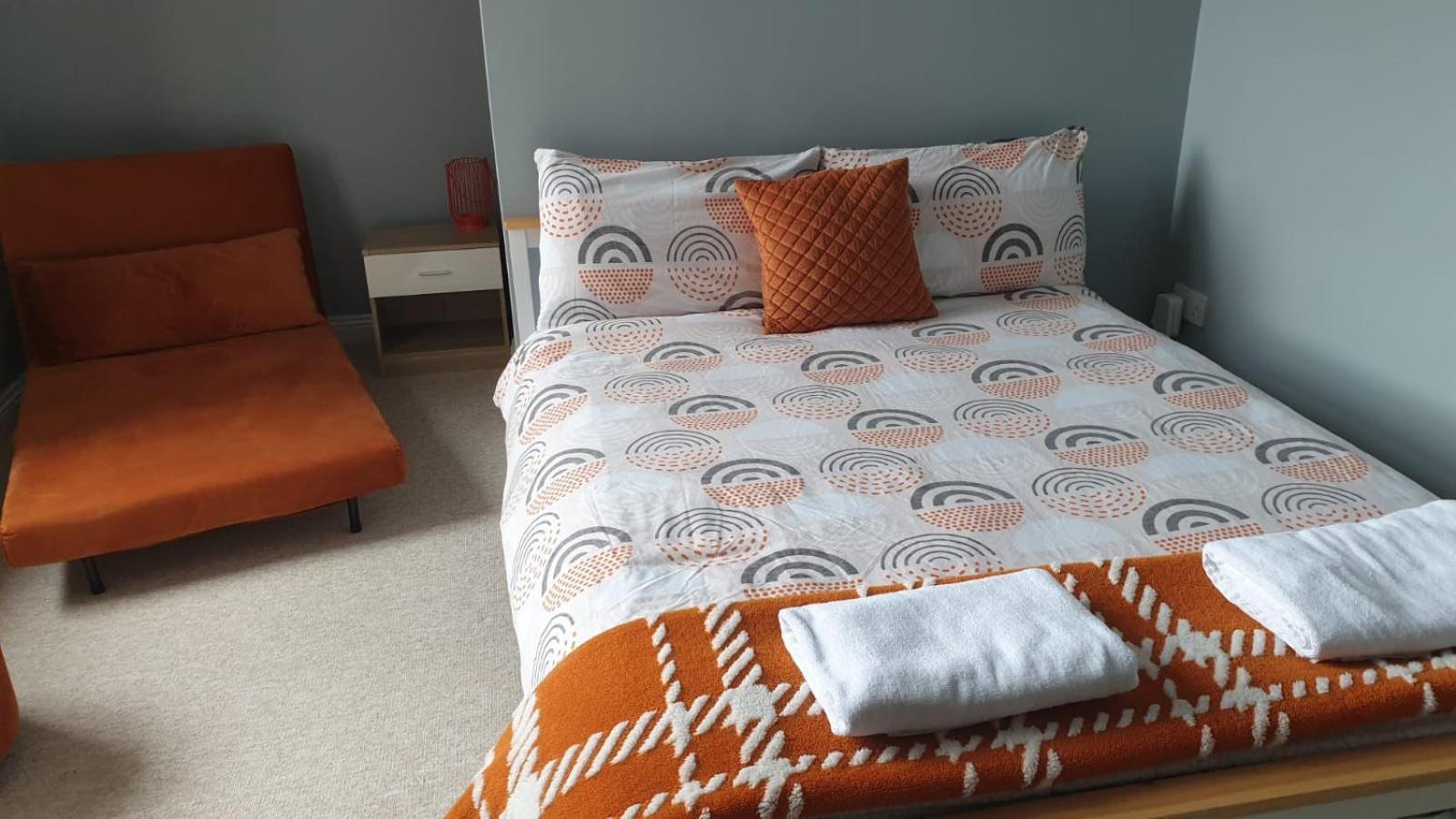 Lovely 2 Bed 2 Bath Flat With Free Parking Poole Kültér fotó